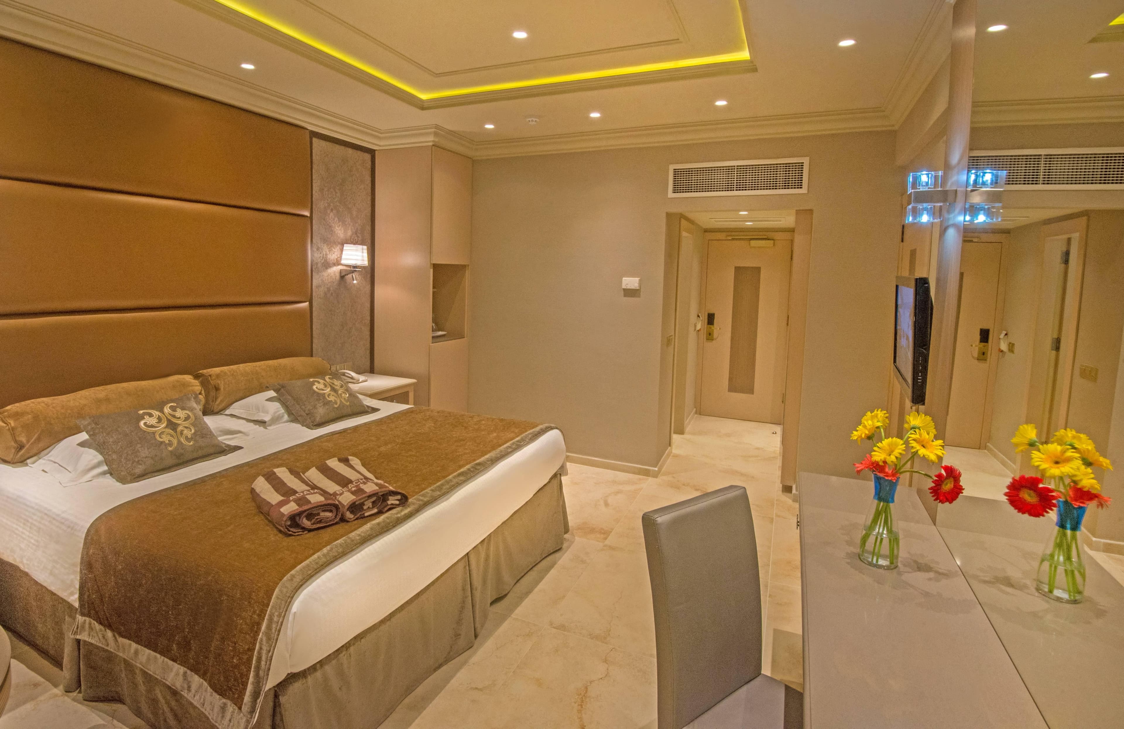 Adams Beach Hotel Ansicht 4