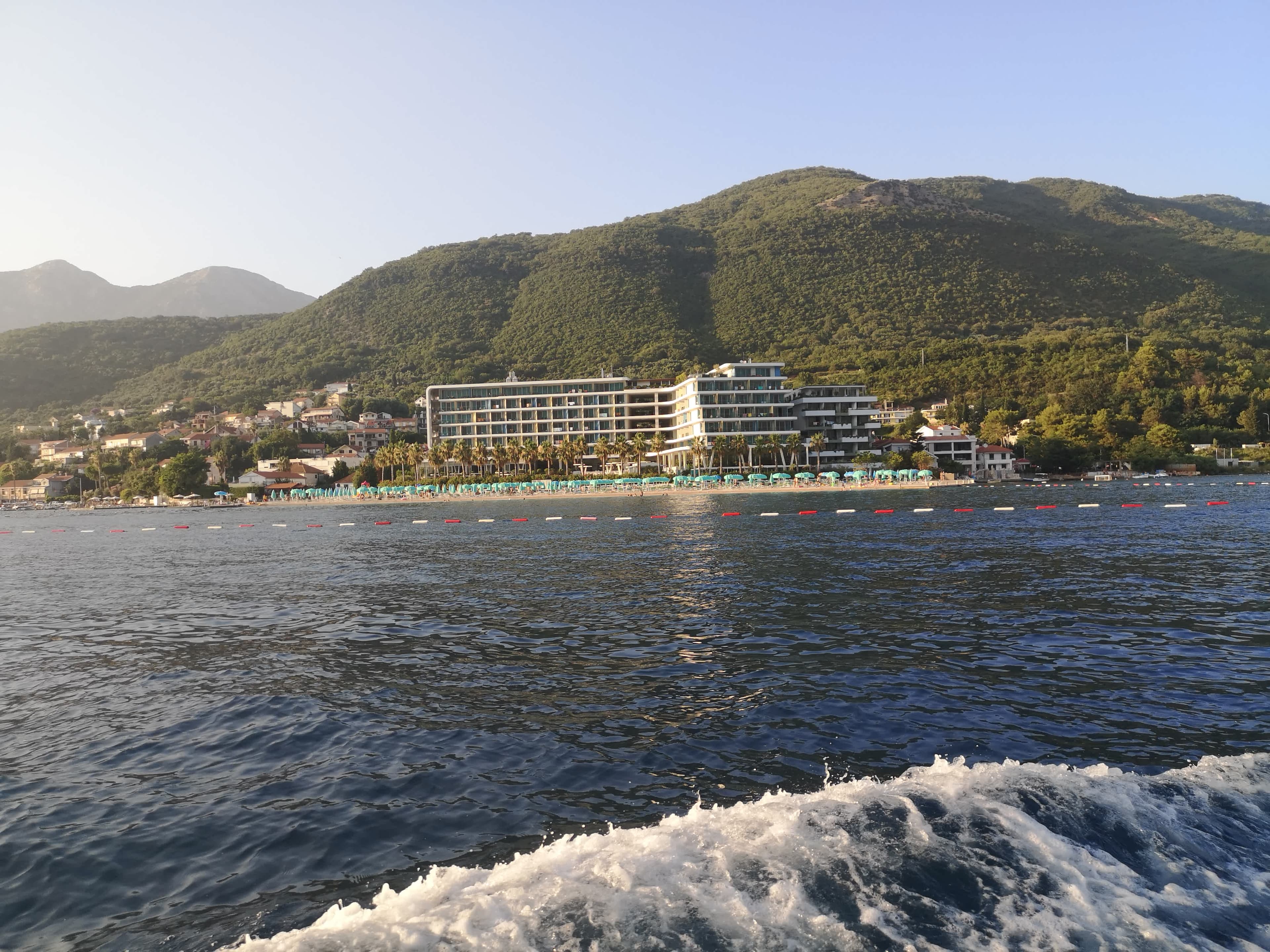 Carine Hotel Kumbor Ansicht 8