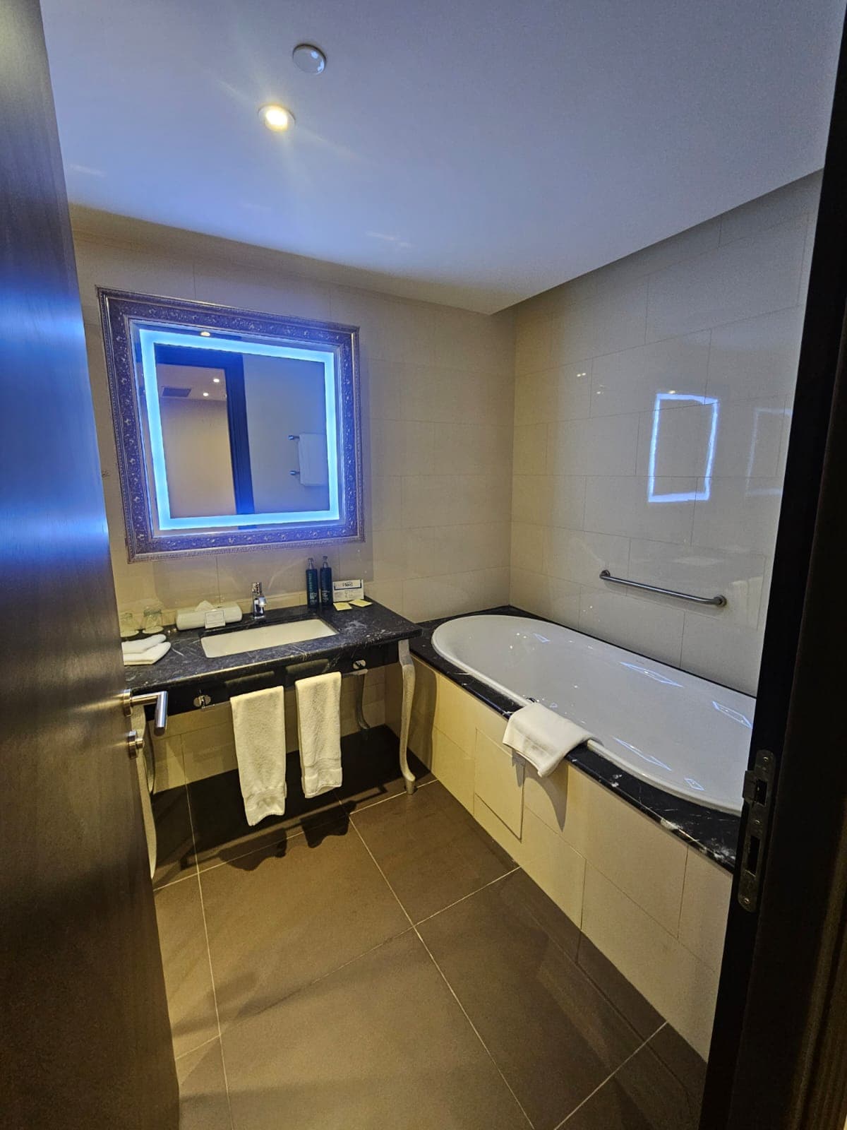 Hilton Podgorica Crna Gora Ansicht 5
