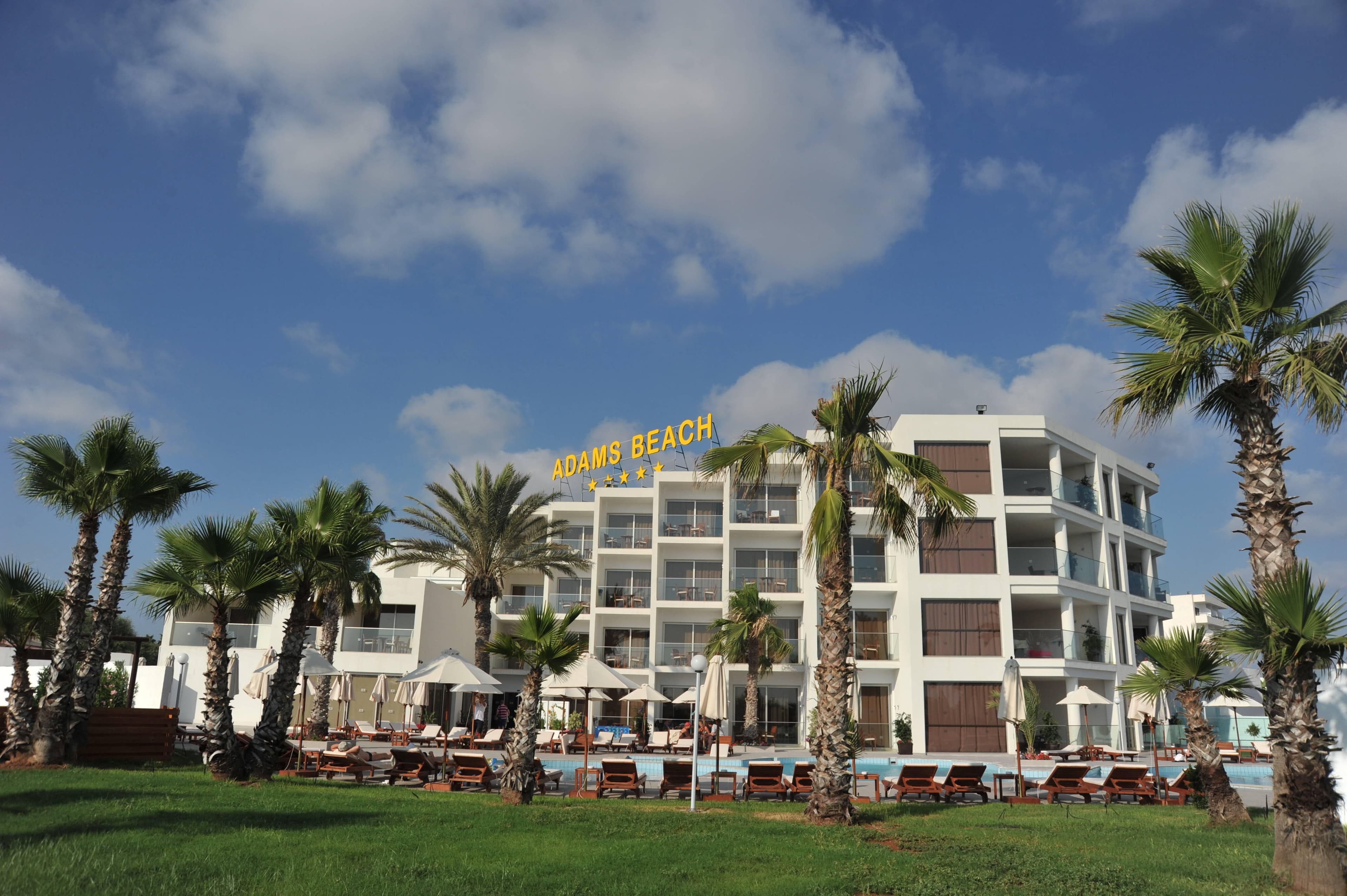 Adams Beach Hotel Deluxe Wing Ansicht 2