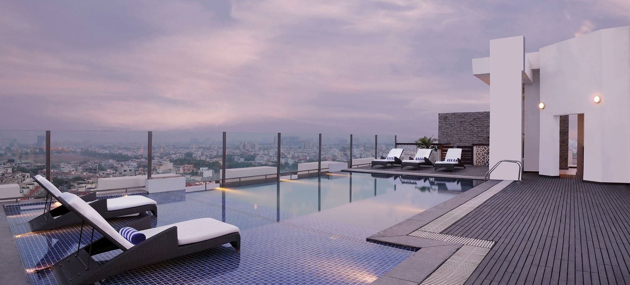 DoubleTree by Hilton Gurugram Baani Square Ansicht 4